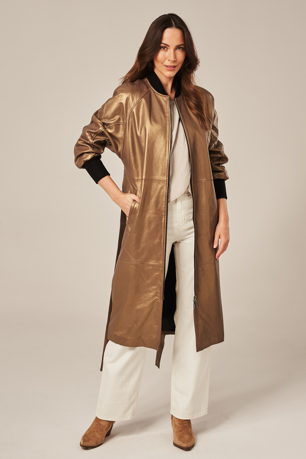 Stilingas moteriškas odinis paltas