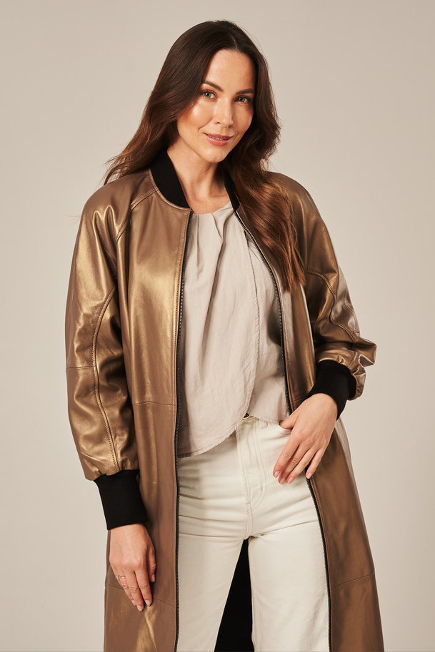 Stilingas moteriškas odinis paltas