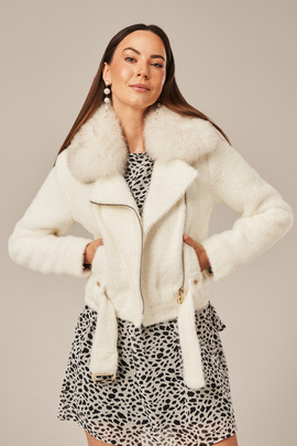 Trumpa moteriška šviesiai kremine striukė su natūralaus lapių kailio apdaila