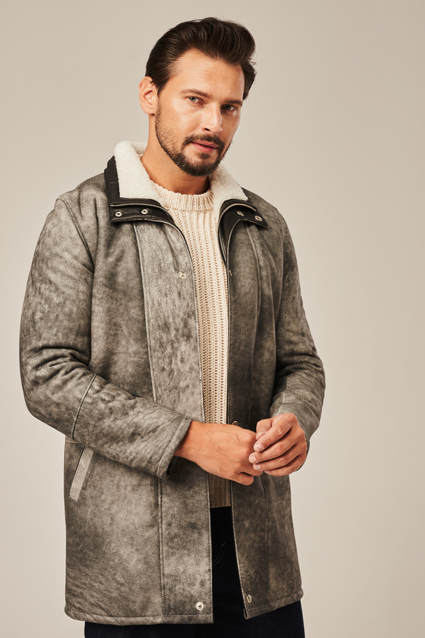 Elegantiškas vyriškas žieminis avikailio paltas