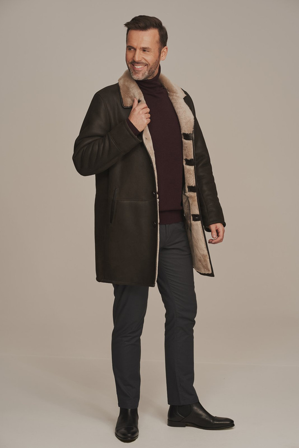 Elegantiškas vyriškas žieminis paltas – rudos spalvos, natūralios avikailio odos