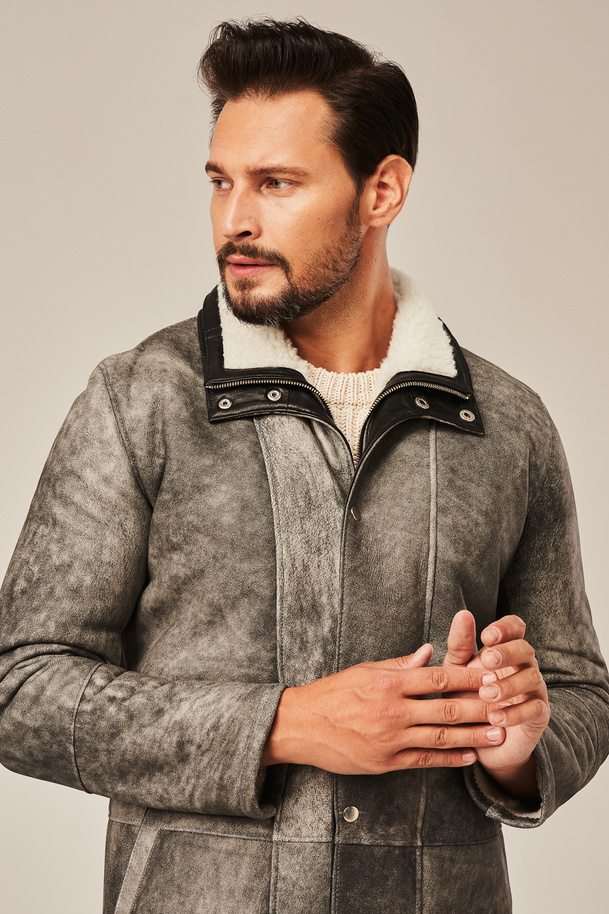 Elegantiškas vyriškas žieminis avikailio paltas