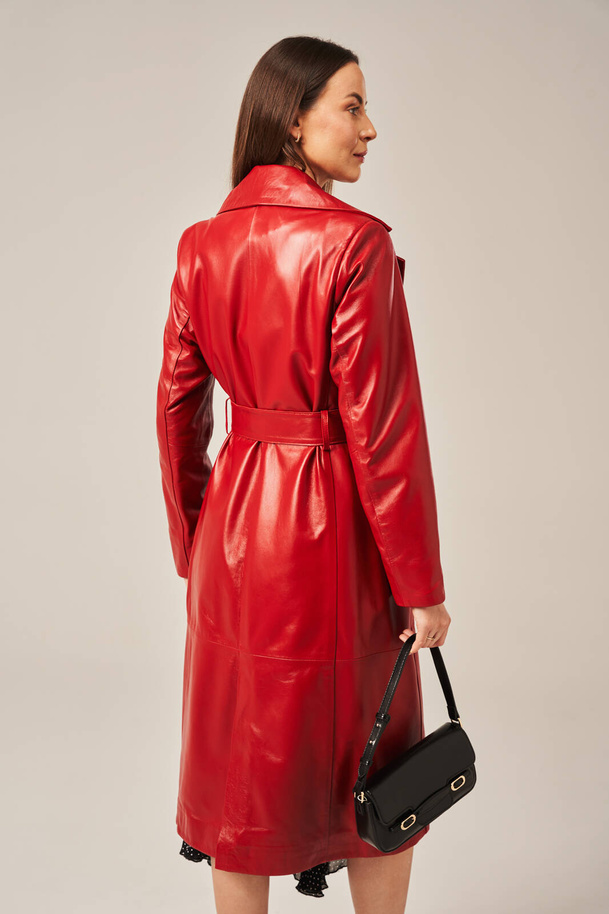 Raudonas moteriškas odinis paltas iš natūralios avies odos