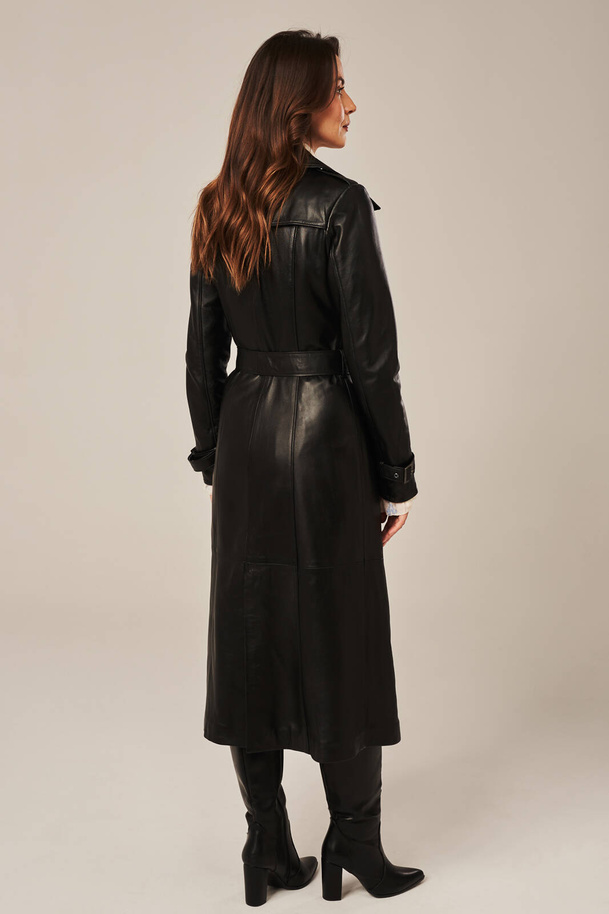 Ilgas moteriškas trenčas iš natūralios juodos odos – klasikinė elegancija pavasariui ir rudeniui