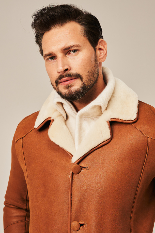 Šiltas ir elegantiškas natūralus vyriškas avikailio paltas