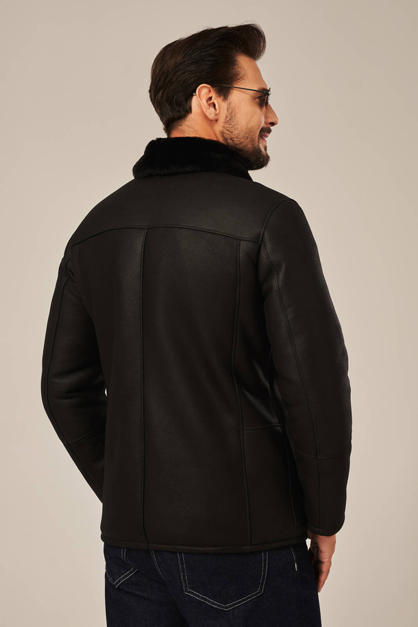 Vyriškas natūralus avikailio kailinis – šiltas ir stilingas žieminis paltas