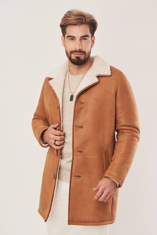 Vyriškas žieminis avikailio paltas – elegancija ir šiluma iš natūralios odos