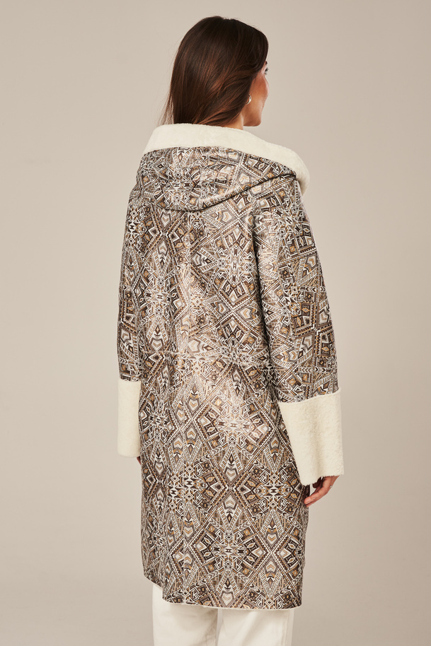 Moteriškas avikailio paltas