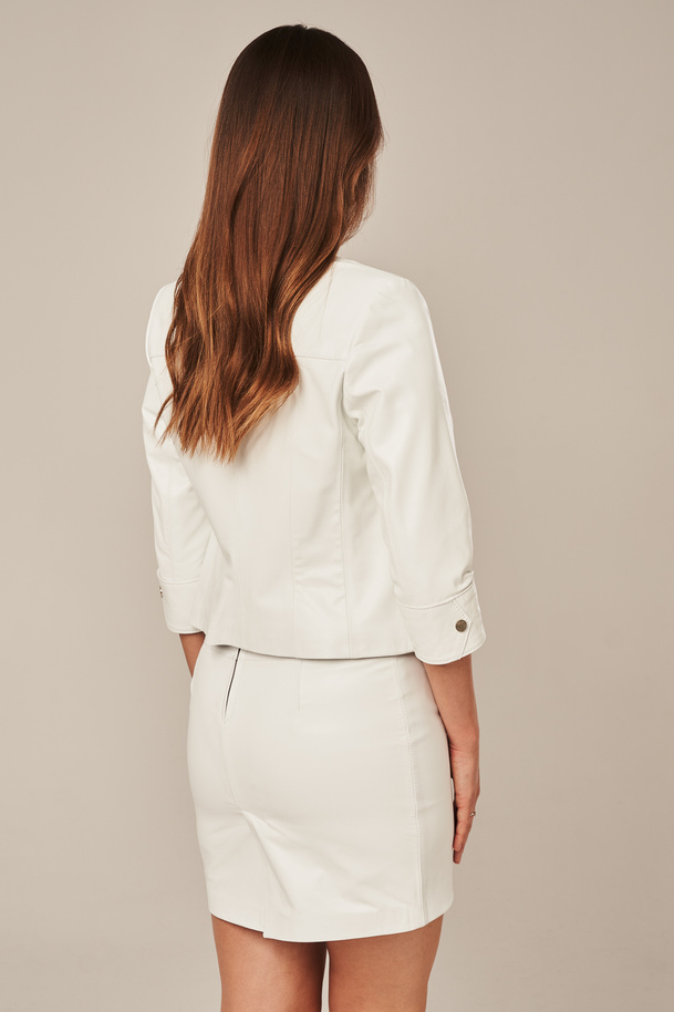 Balta moteriška natūralios odos striukė