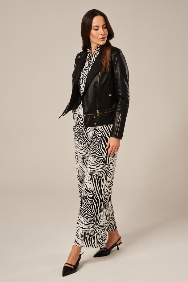 Juoda moteriška odinė striukė iš natūralaus avikailio