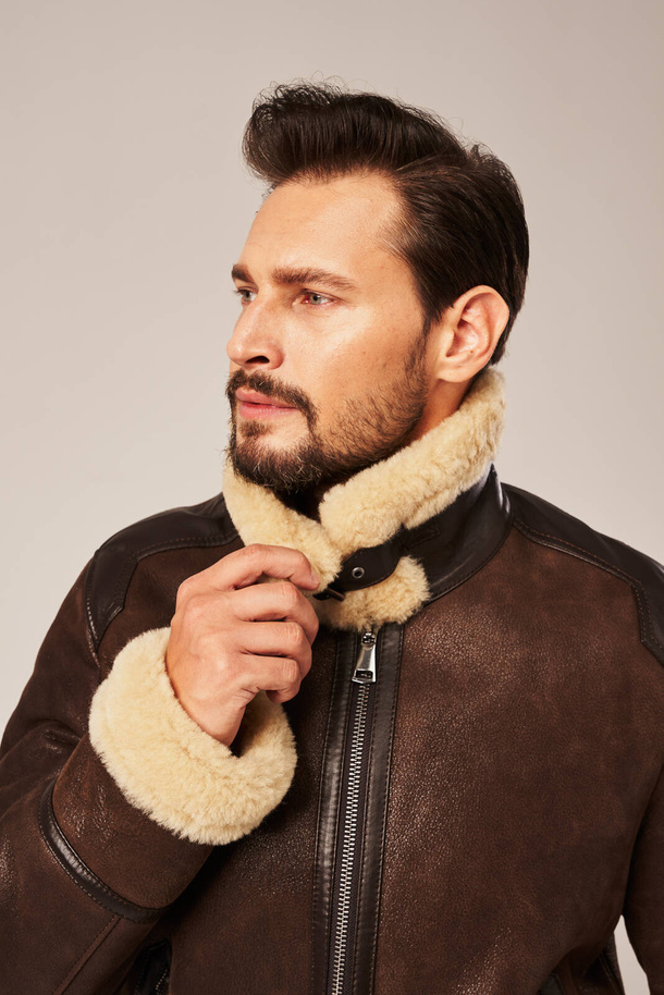 Avikailio paltas vyrams B3 – natūralus žieminis kailinis iš avikailio