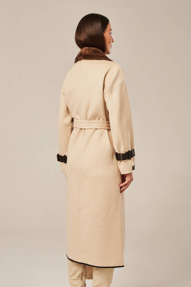 Moteriškas vilnonis rudeninis paltas su natūraliu norkės kailiu ir odinėmis detalėmis – šiltas alpaka vilnos paltas