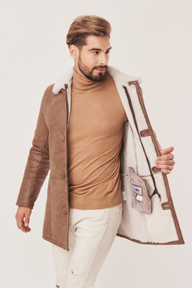 Šiltas vyriškas žieminis kailinis iš natūralios avikailio odos 